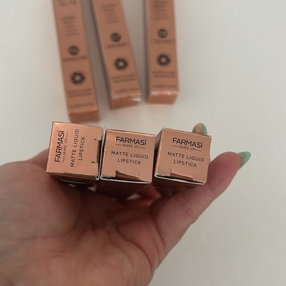 Farmasi matte lipstick bundle - Picture 4 of 4